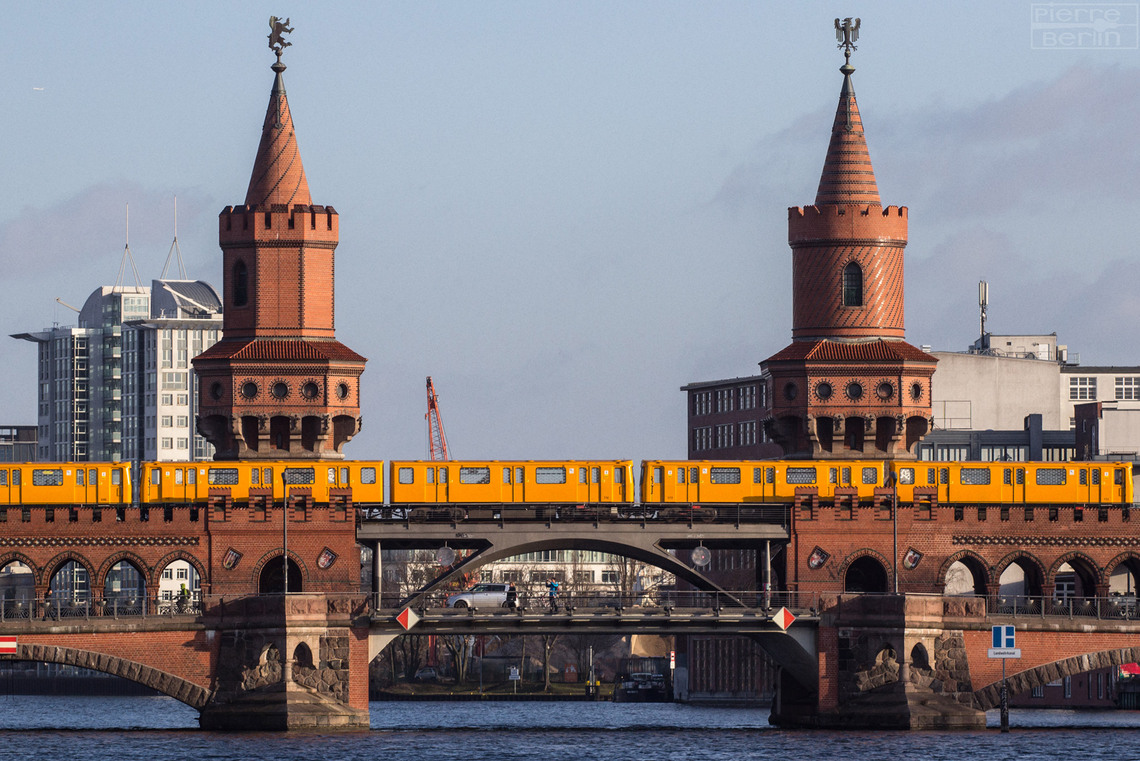 Oberbaum bridge and metro train