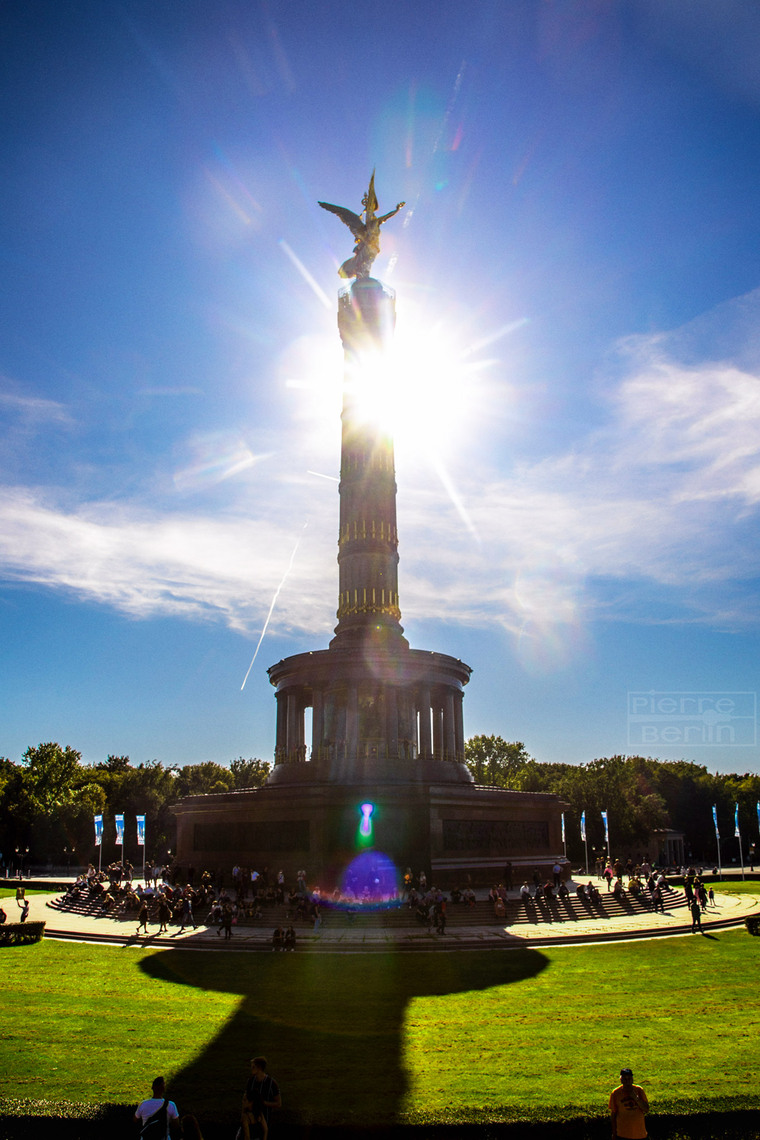 Victory Column with backlight